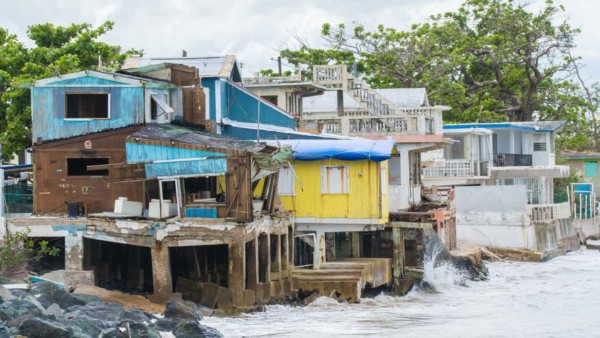 Image of houses in Puerto Rico.