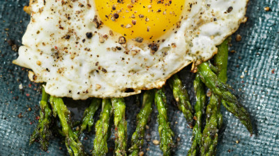 Easy Asparagus And Eggs Recipe For Your Next Brunch