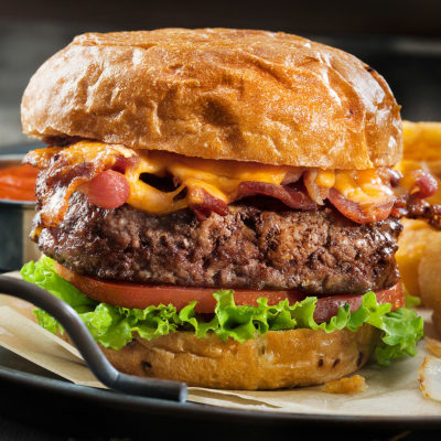 Image of the finished bacon cheeseburger